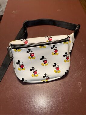 Loungefly Micky Fanny Pack